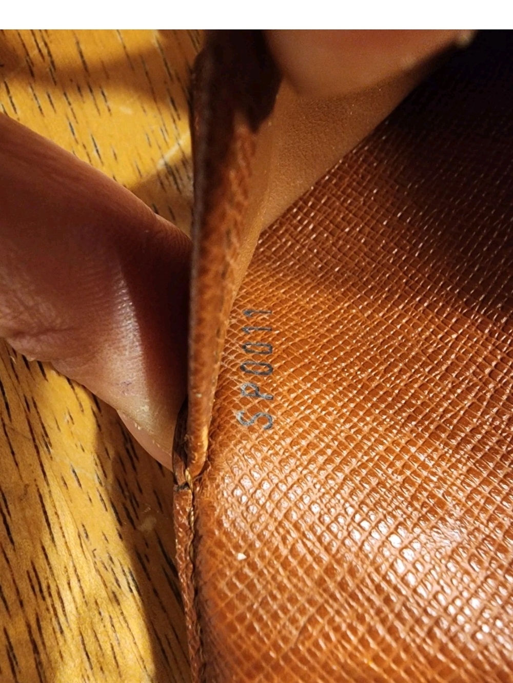 Louis Vuitton Monogram Small Ring Agenda Cover the classic brown monogram - Picture 11 of 14